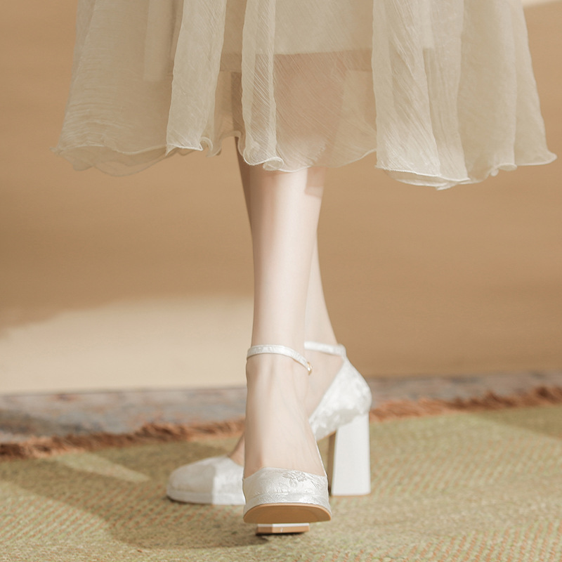 Embroidery Wedding - Women's White Embroidery Ankle Strap Platform