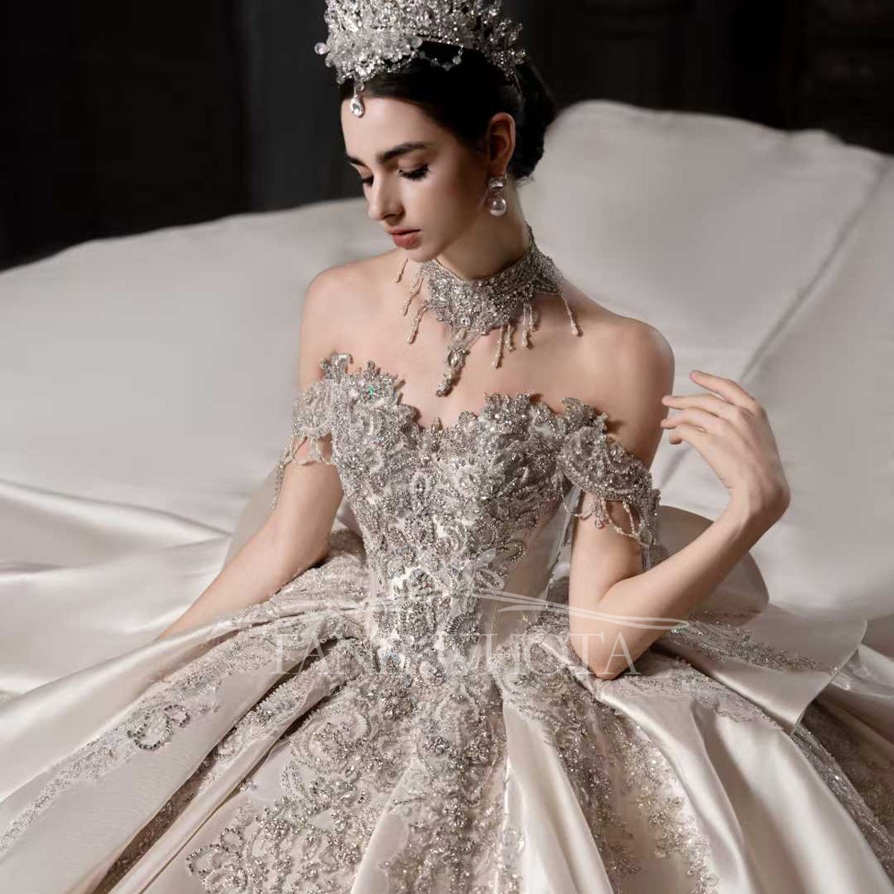 Luxury Rose Pink Sequined Ball - огляд і ціна Embroidery Rose