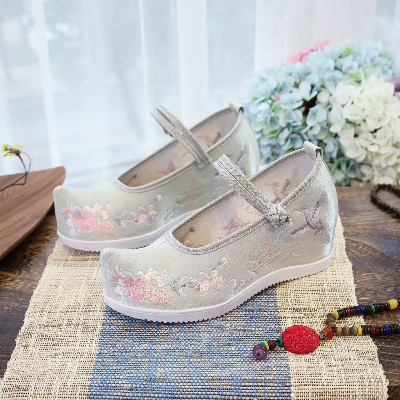 Women Increased Internal Embro - огляд і ціна Embroidery Wedding