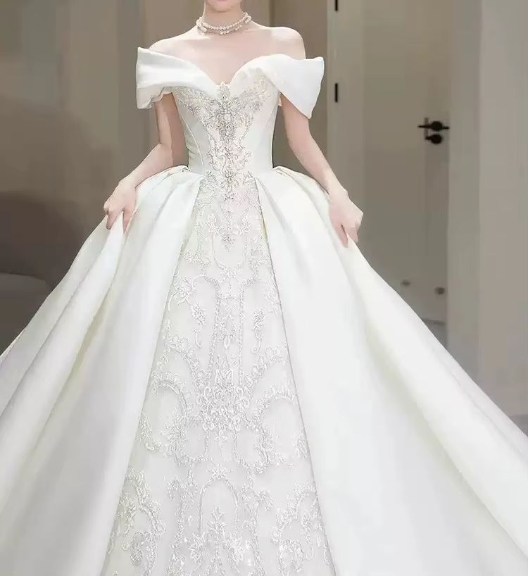 Chic Wedding Dresses Off Shoul - огляд і ціна Embroidery Wedding